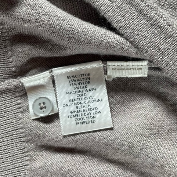 LOFT Women's Medium V-Neck Cardigan‎ Sweater 3/4 Sleeve Button Front, Pockets - Picture 6 of 8